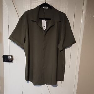 Coofandy NWT Olive Green Men's Shirt XL, Hidden Buttons, Short Sleeves.